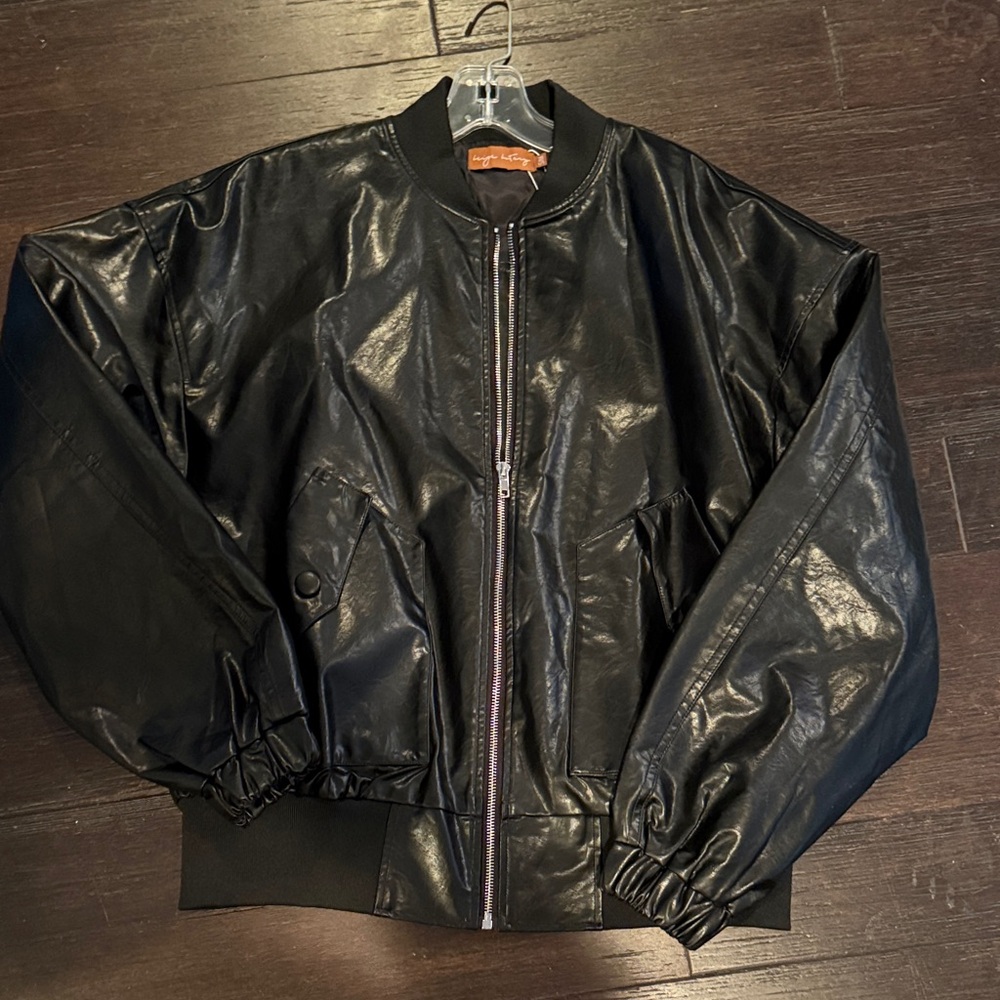 Beige Botany Black Leather Bomber Jacket - size S/M, NWT